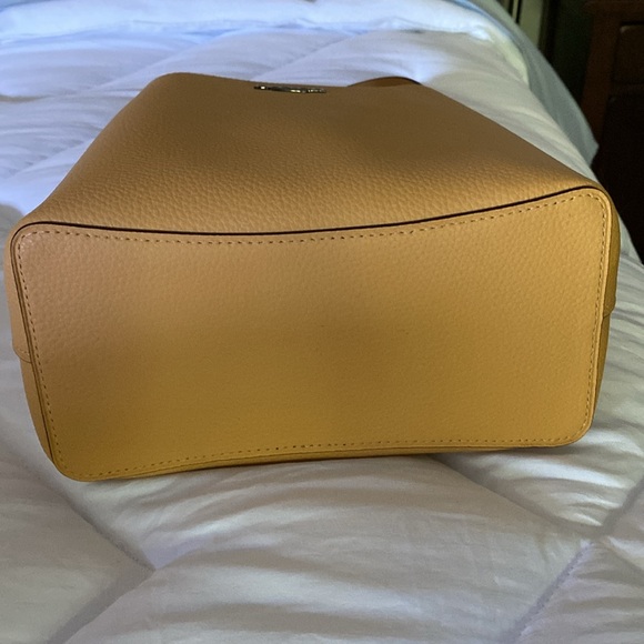 New Coach Bucket Handbag 🌺 - Picture 11 of 13